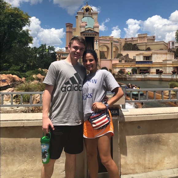 Meet your Posher, Iuli - Picture 1 of 1